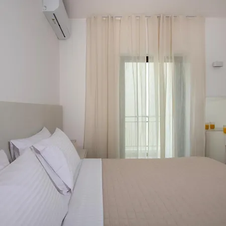 Sea Breeze - 10 Steps Away From Nea Chora *